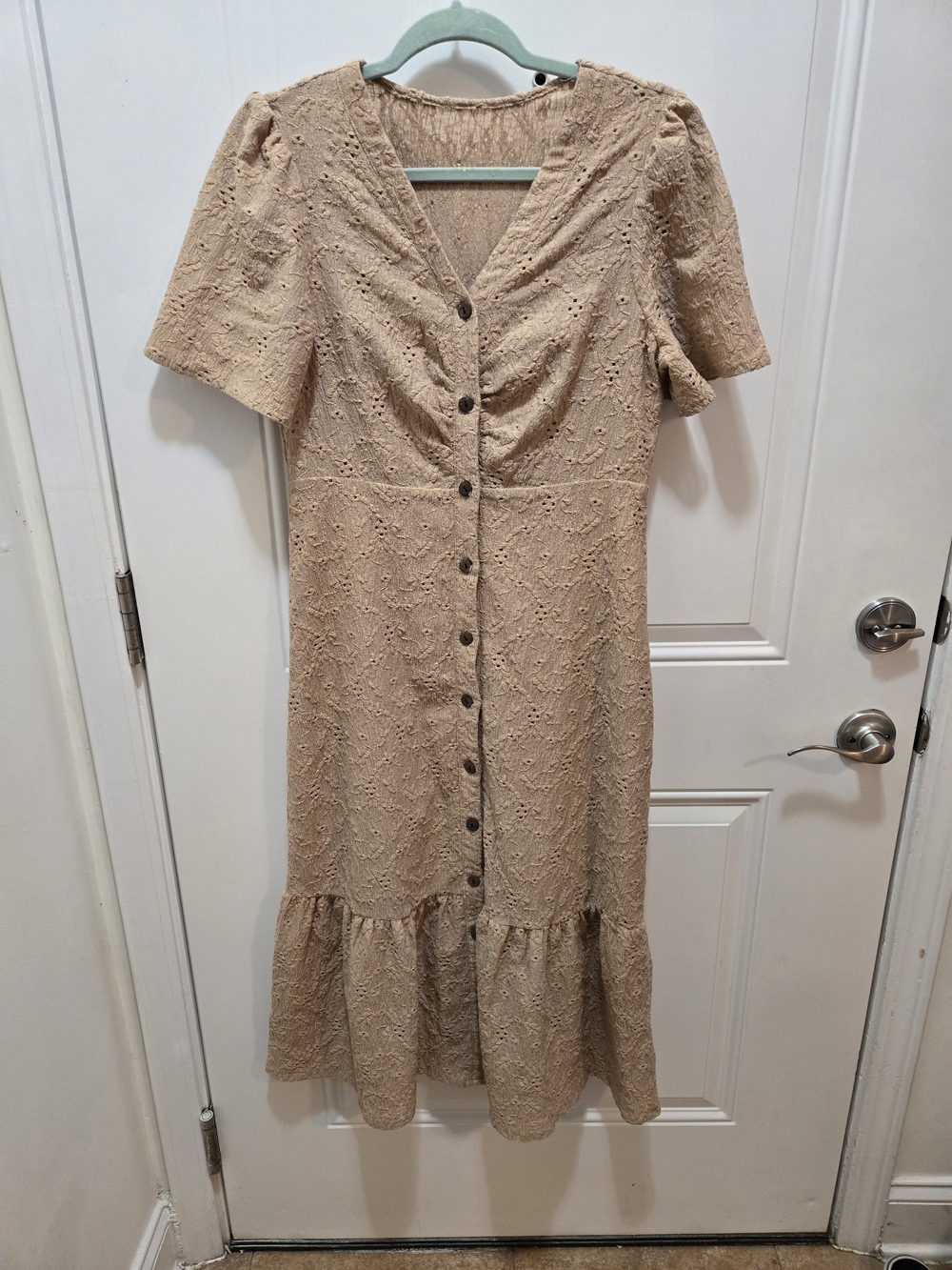 SHEIN Taupe Eyelet Button-Front Ruched Midi Dress - Picture 2 of 6